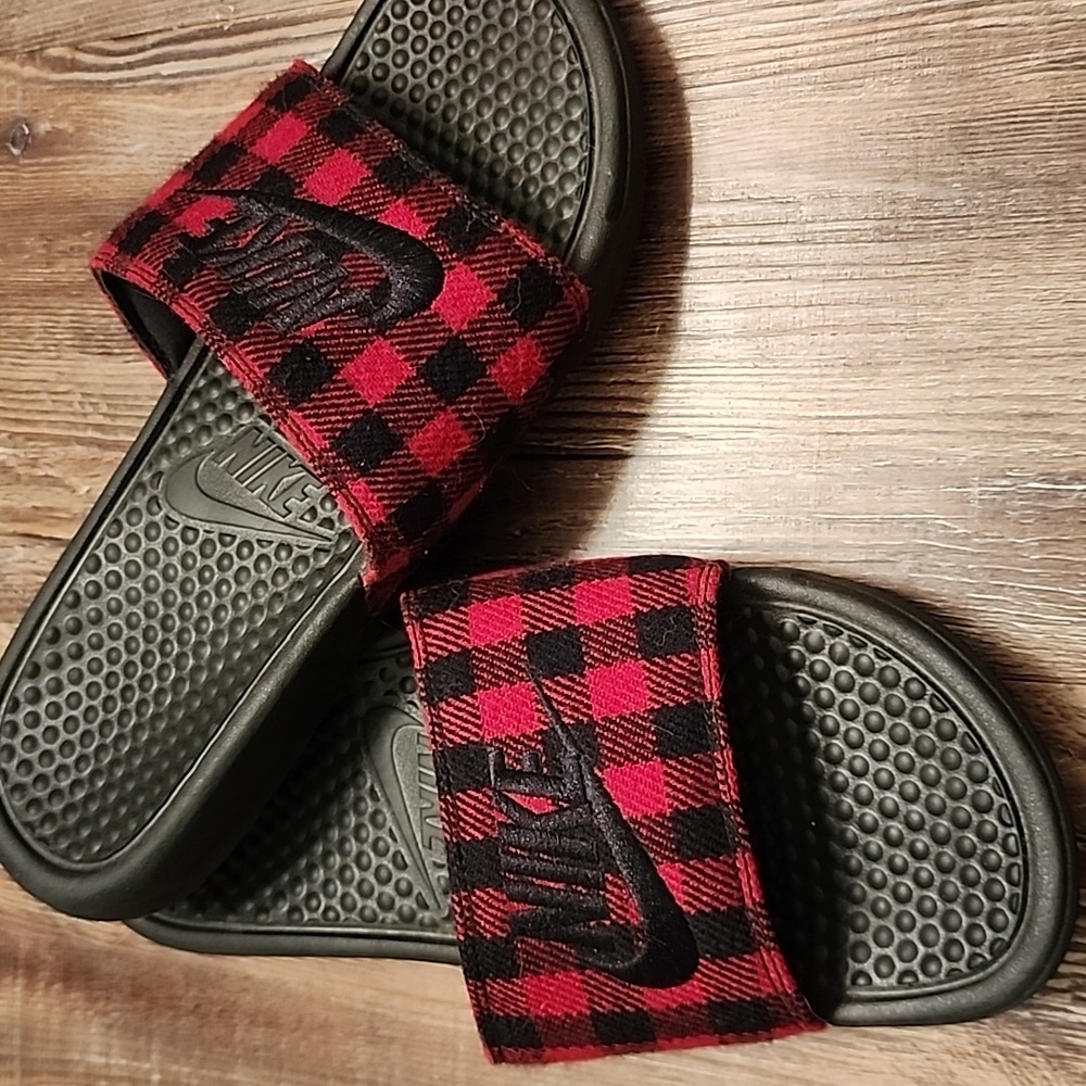 Womens NIKE slides